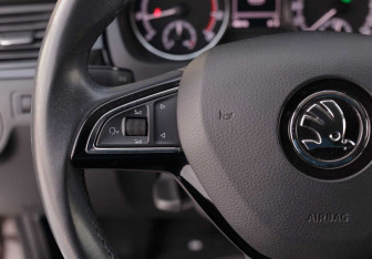 Подержанный автомобиль Skoda Rapid Liftback 2018 года (12 фото)