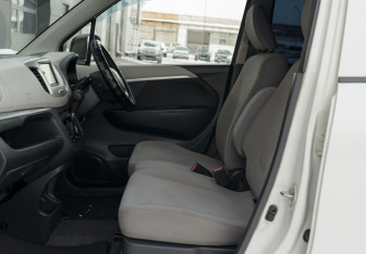 Подержанный автомобиль Suzuki Wagon R+ 2014 года (19 фото)