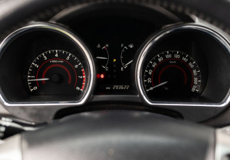 Подержанный автомобиль Toyota Highlander 2012 года (13 фото)