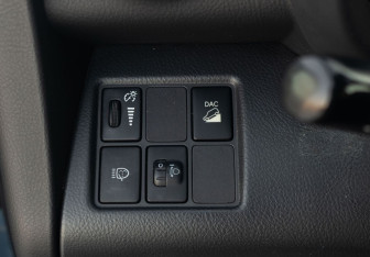 Подержанный автомобиль Toyota RAV4 2011 года (19 фото)