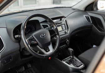 Подержанный автомобиль Hyundai Creta 2018 года (11 фото)