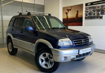 Подержанный автомобиль Suzuki Escudo 2000 года (3 фото)