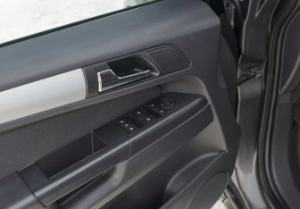 Подержанный автомобиль Opel Zafira Compactvan 2011 года (15 фото)