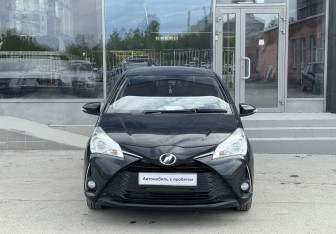 Подержанный автомобиль Toyota Vitz 2017 года (2 фото)