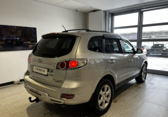 Подержанный автомобиль Hyundai Santa Fe 2009 года (4 фото)