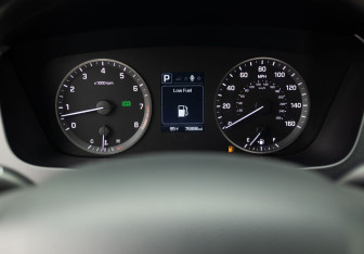 Подержанный автомобиль Hyundai Sonata 2016 года (13 фото)