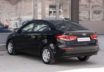 Подержанный автомобиль Kia Rio Sedan 2016 года (7 фото)