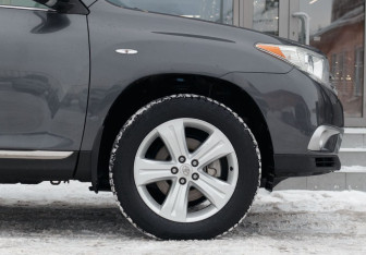 Подержанный автомобиль Toyota Highlander 2013 года (9 фото)