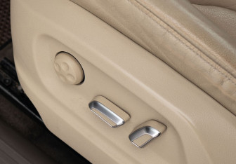 Подержанный автомобиль Audi Q5 2012 года (17 фото)