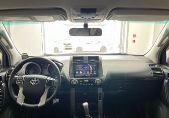 Подержанный автомобиль Toyota Land Cruiser Prado 2011 года (9 фото)