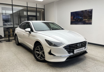 Подержанный автомобиль Hyundai Sonata 2021 года (3 фото)