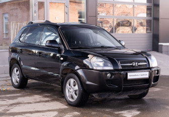 Подержанный автомобиль Hyundai Tucson 2008 года (3 фото)