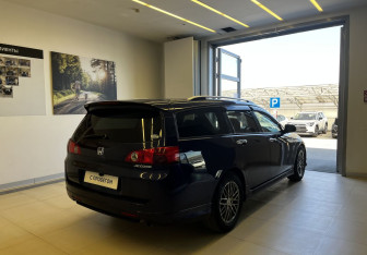 Подержанный автомобиль Honda Accord Wagon 2002 года (6 фото)