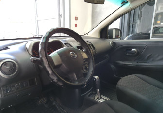 Подержанный автомобиль Nissan Note 2007 года (7 фото)