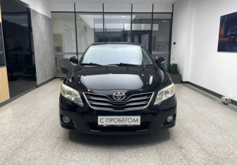 Подержанный автомобиль Toyota Camry Sedan 2011 года (3 фото)