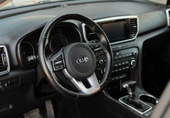 Подержанный автомобиль Kia Sportage 2019 года (11 фото)