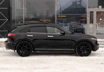 Подержанный автомобиль Infiniti FX 2003 года (4 фото)
