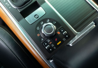 Подержанный автомобиль Land Rover Range Rover Sport 2009 года (24 фото)