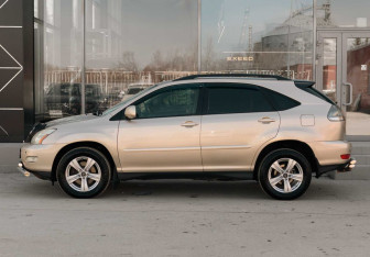 Подержанный автомобиль Lexus RX 2003 года (8 фото)