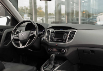 Подержанный автомобиль Hyundai Creta 2017 года (10 фото)
