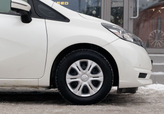 Подержанный автомобиль Nissan Note 2020 года (9 фото)