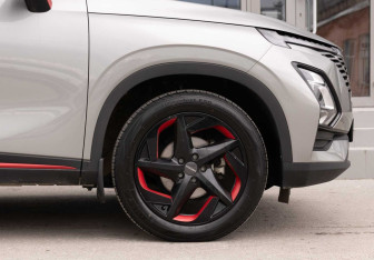 Подержанный автомобиль Omoda C5 2023 года (9 фото)