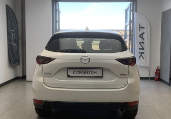 Подержанный автомобиль Mazda CX-5 2017 года (5 фото)