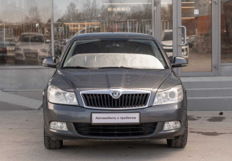 Подержанный автомобиль Skoda Octavia Liftback 2012 года (2 фото)
