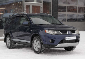 Подержанный автомобиль Mitsubishi Outlander 2007 года (3 фото)