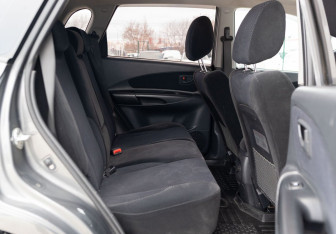 Подержанный автомобиль Hyundai Tucson 2008 года (17 фото)