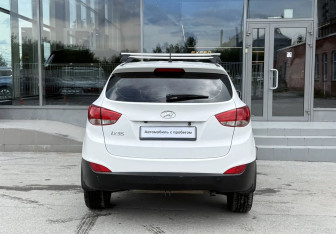Подержанный автомобиль Hyundai ix35 2013 года (6 фото)