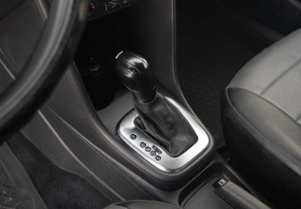 Подержанный автомобиль Volkswagen Polo Sedan 2011 года (14 фото)