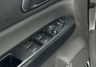 Подержанный автомобиль Subaru Forester Suv 2006 года (16 фото)