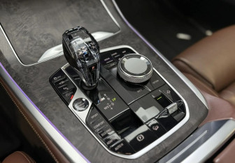 Подержанный автомобиль BMW X7 2019 года (29 фото)