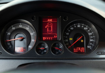 Подержанный автомобиль Volkswagen Passat Sedan 2005 года (13 фото)