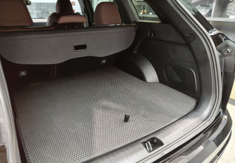 Подержанный автомобиль Geely Monjaro 2023 года (16 фото)