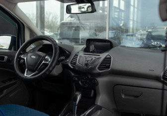 Подержанный автомобиль Ford EcoSport 2015 года (10 фото)