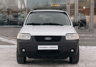 Подержанный автомобиль Ford Escape 2005 года (2 фото)