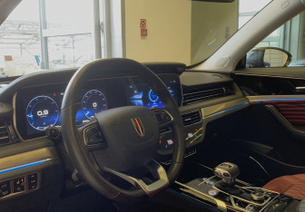 Подержанный автомобиль Hongqi HS5 2023 года (14 фото)