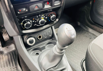 Подержанный автомобиль Renault Duster 2014 года (14 фото)