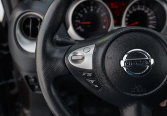 Подержанный автомобиль Nissan Juke 2012 года (12 фото)