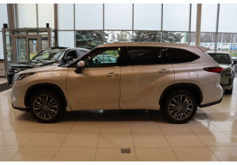Новый Toyota Highlander 2026 (8 фото)