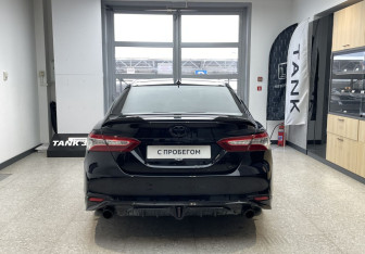 Подержанный автомобиль Toyota Camry Sedan 2019 года (5 фото)