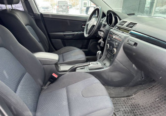 Подержанный автомобиль Mazda 3 Sedan 2005 года (15 фото)