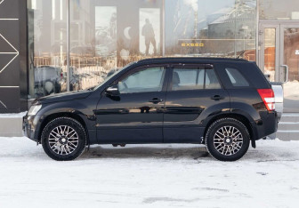 Подержанный автомобиль Suzuki Grand Vitara 2010 года (8 фото)