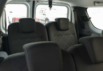 Подержанный автомобиль LADA (ВАЗ) Largus Wagon 2017 года (15 фото)