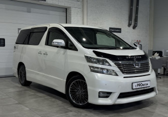 Подержанный автомобиль Toyota Vellfire 2008 года (4 фото)