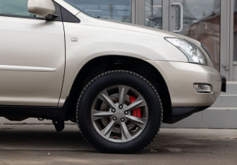 Подержанный автомобиль Lexus RX 2005 года (9 фото)