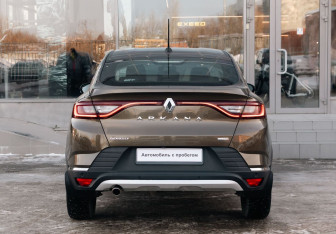 Подержанный автомобиль Renault Arkana 2019 года (6 фото)