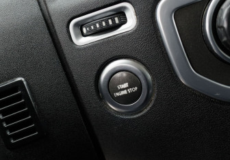 Подержанный автомобиль Land Rover Discovery 2013 года (18 фото)